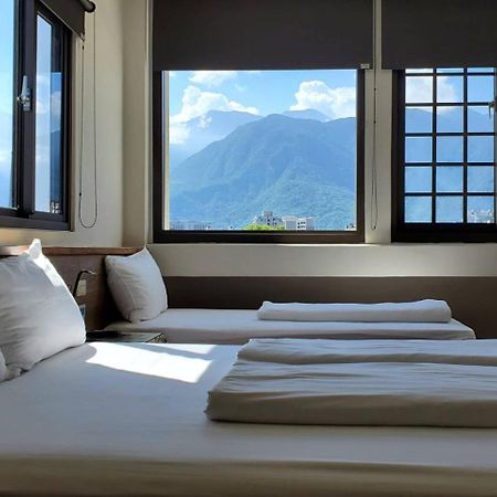 Mini Voyage Hostel Hualien City Exterior photo